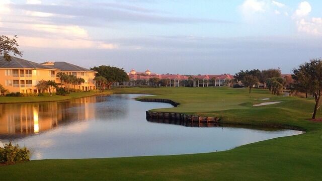 Atmosphere of luxury at Florida golf resorts
