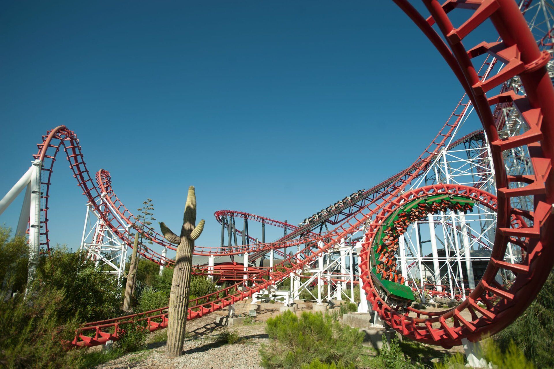 Explore the Best Amusement Parks Near Los Angeles