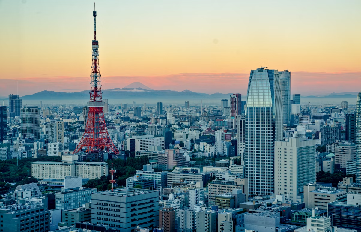 Tokyo city skyline at sunset with Tokyo Tower