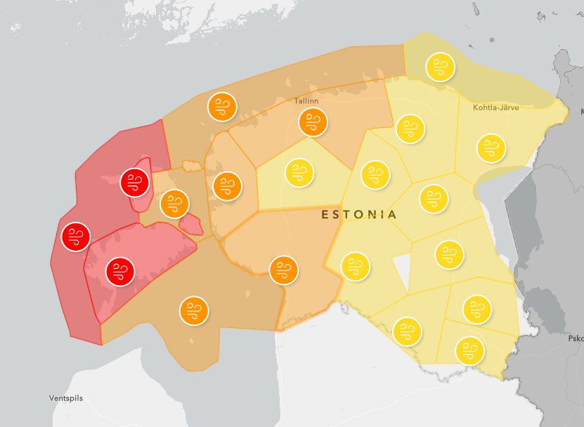 Map showing varying wind alert levels across Estonia