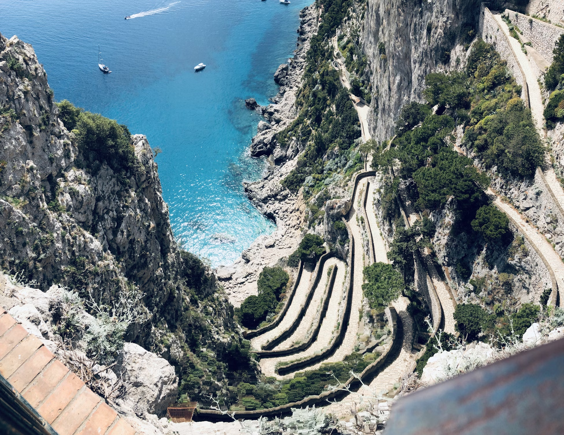 Via Krupp path on Capri’s cliffs above the sea