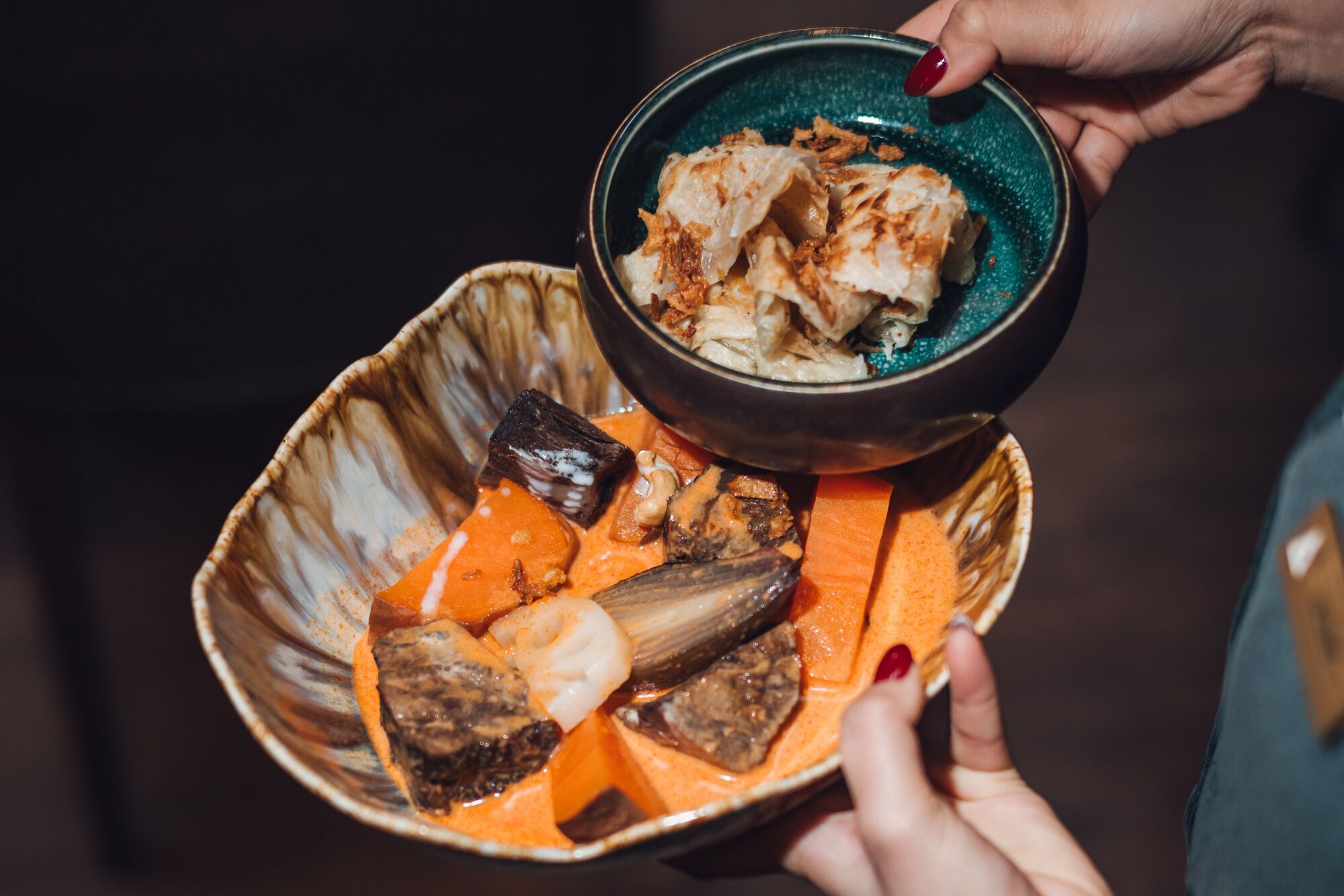 Vegetable curry and flatbread served at Dara Cuisine’s Vienna pop-up
