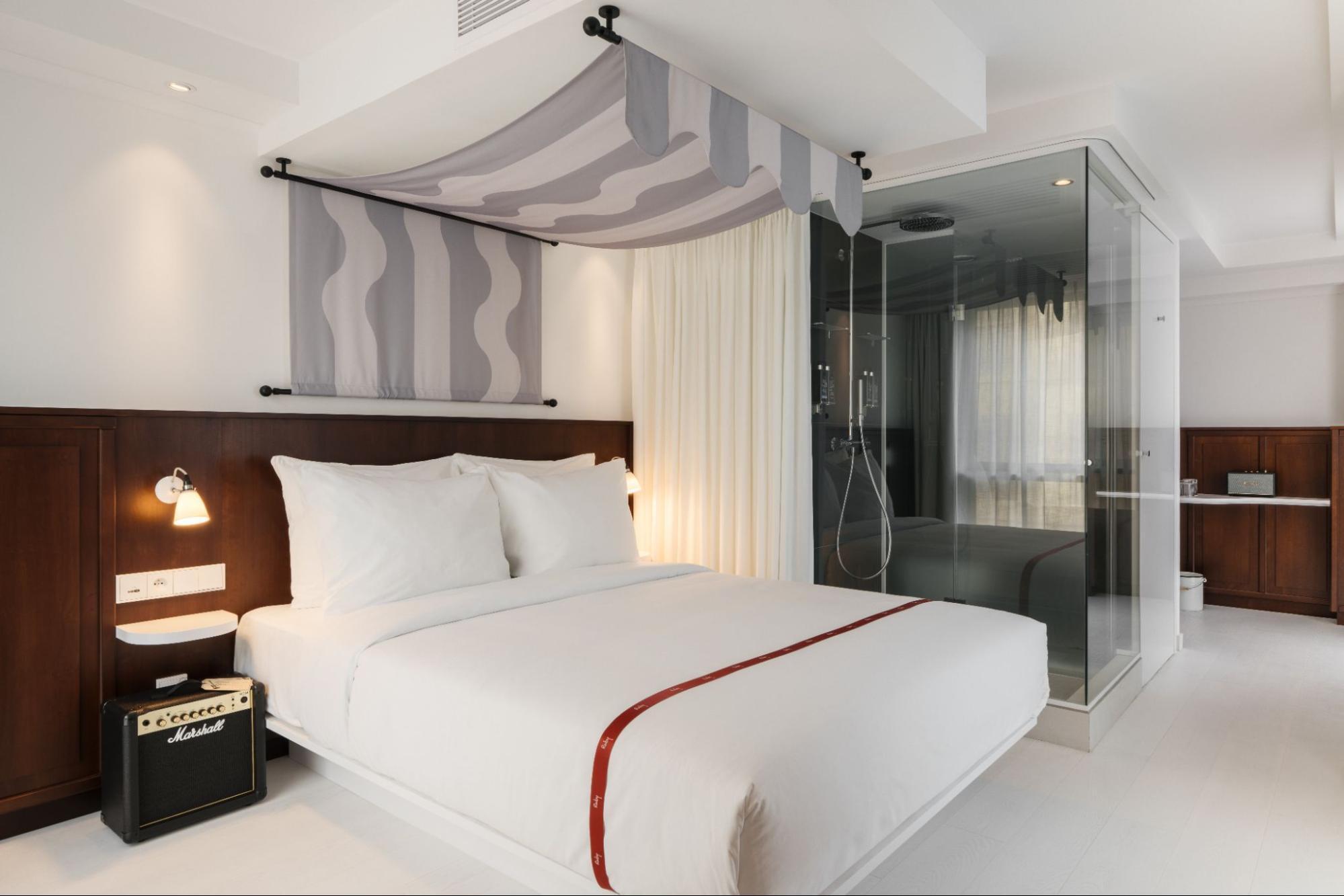 Ruby Lilou guest room