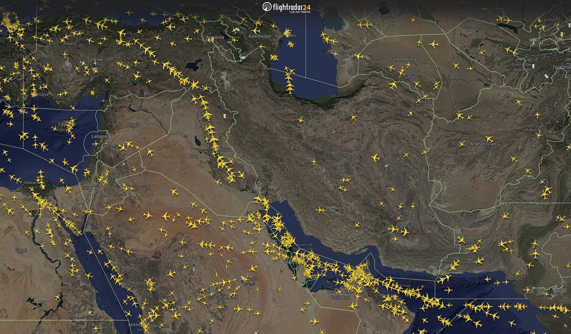 Flight tracking map showing reduced air traffic over Iran and Iraq
