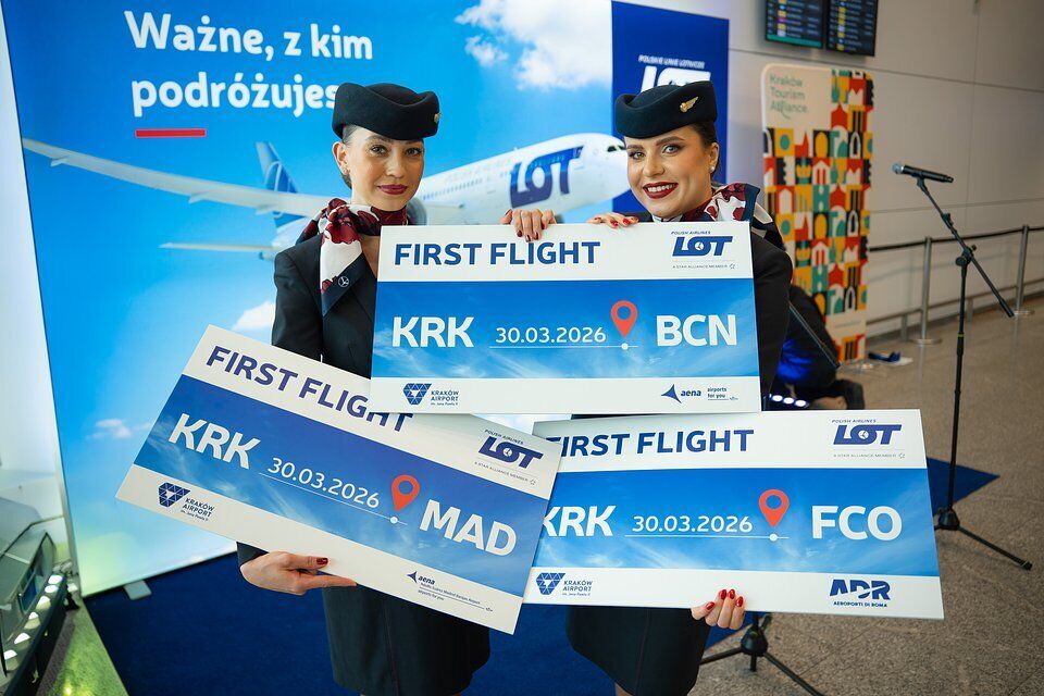 LOT crew marking launch of Krakow routes to Barcelona Madrid Rome