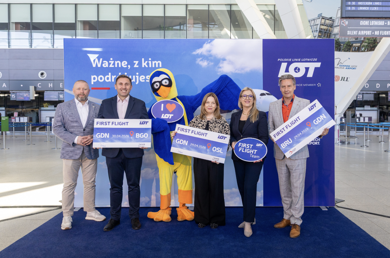 Officials and LOT mascot at Gdansk route launch event