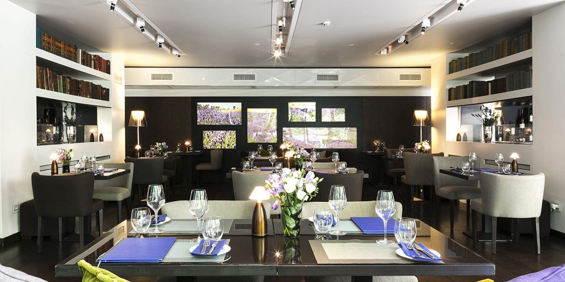 Restaurant interior inspired by fragrance composition