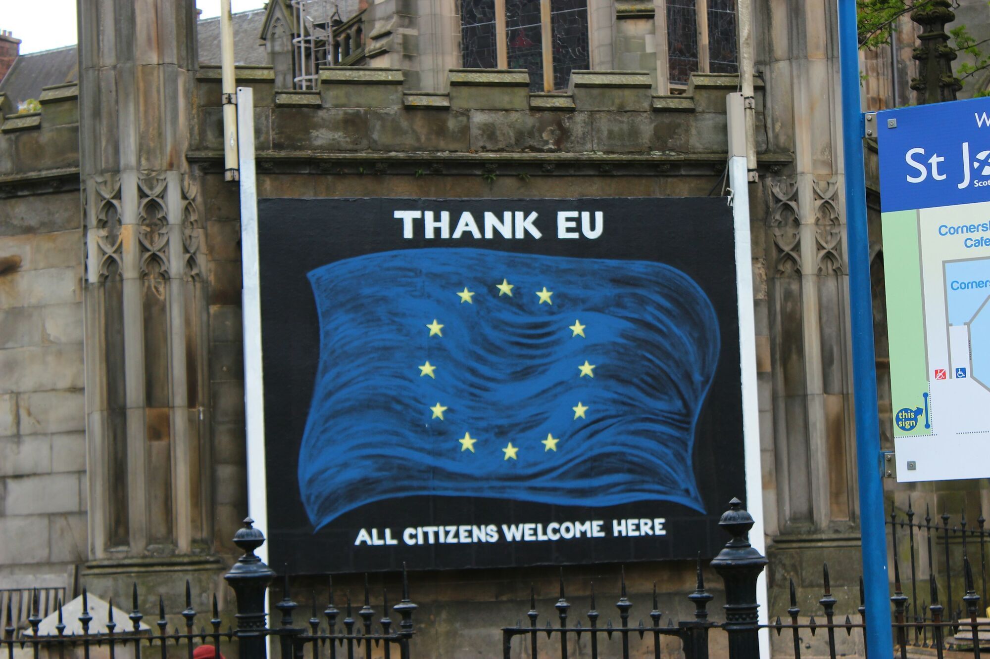 EU flag mural with message supporting European unity