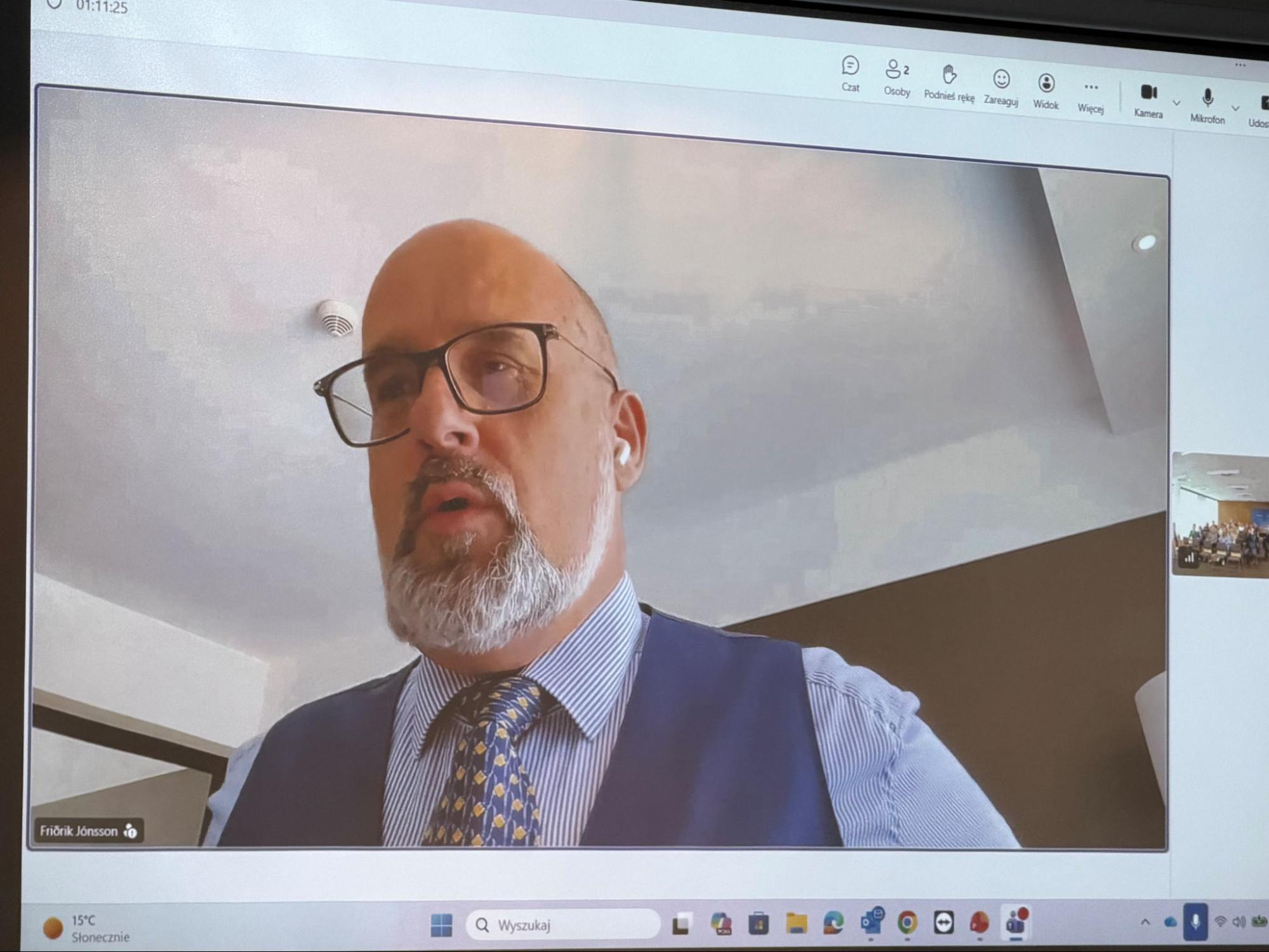 Icelandic ambassador speaking by video call at Gdańsk event