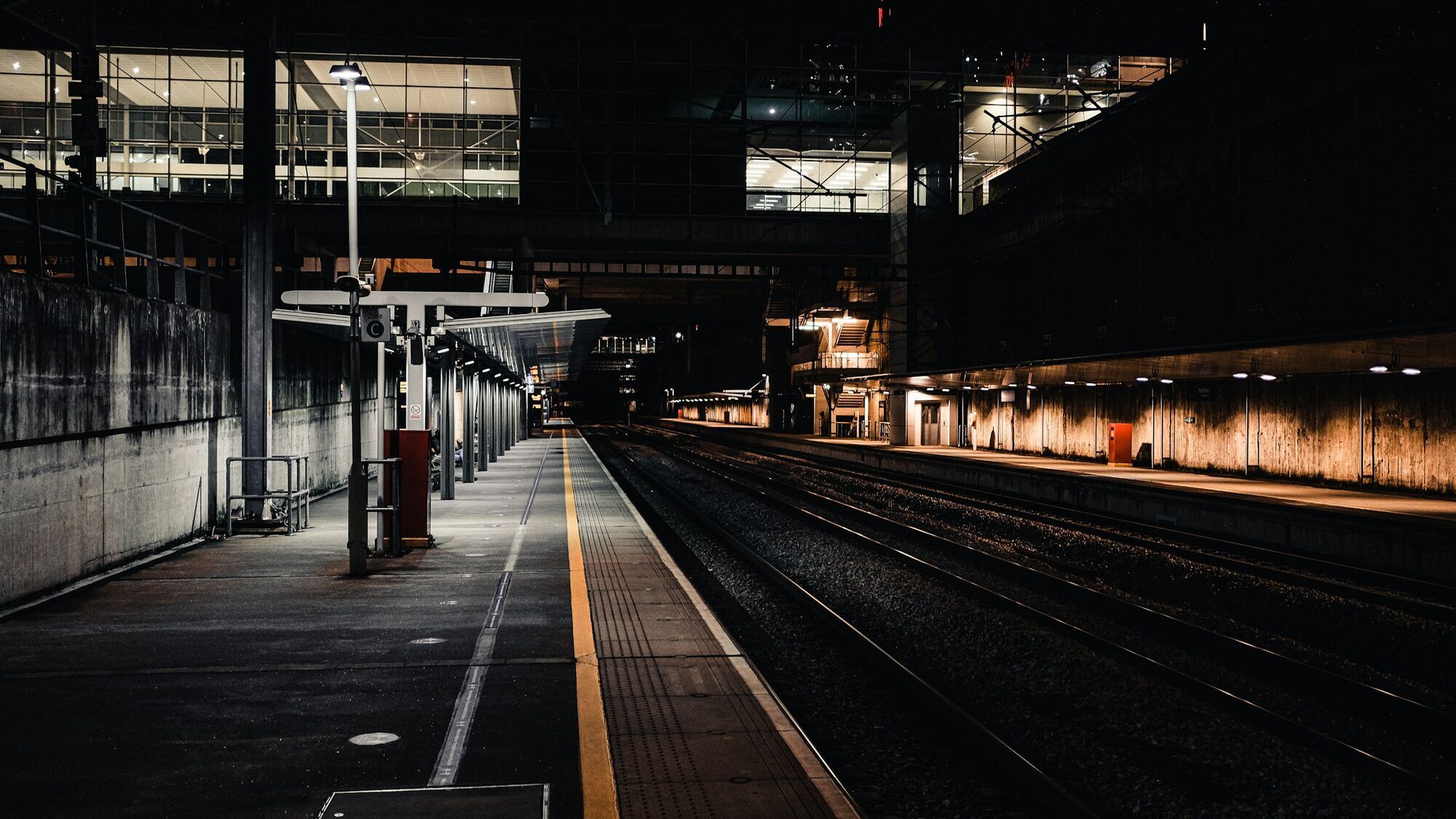 Railway platforms at Stratford International station