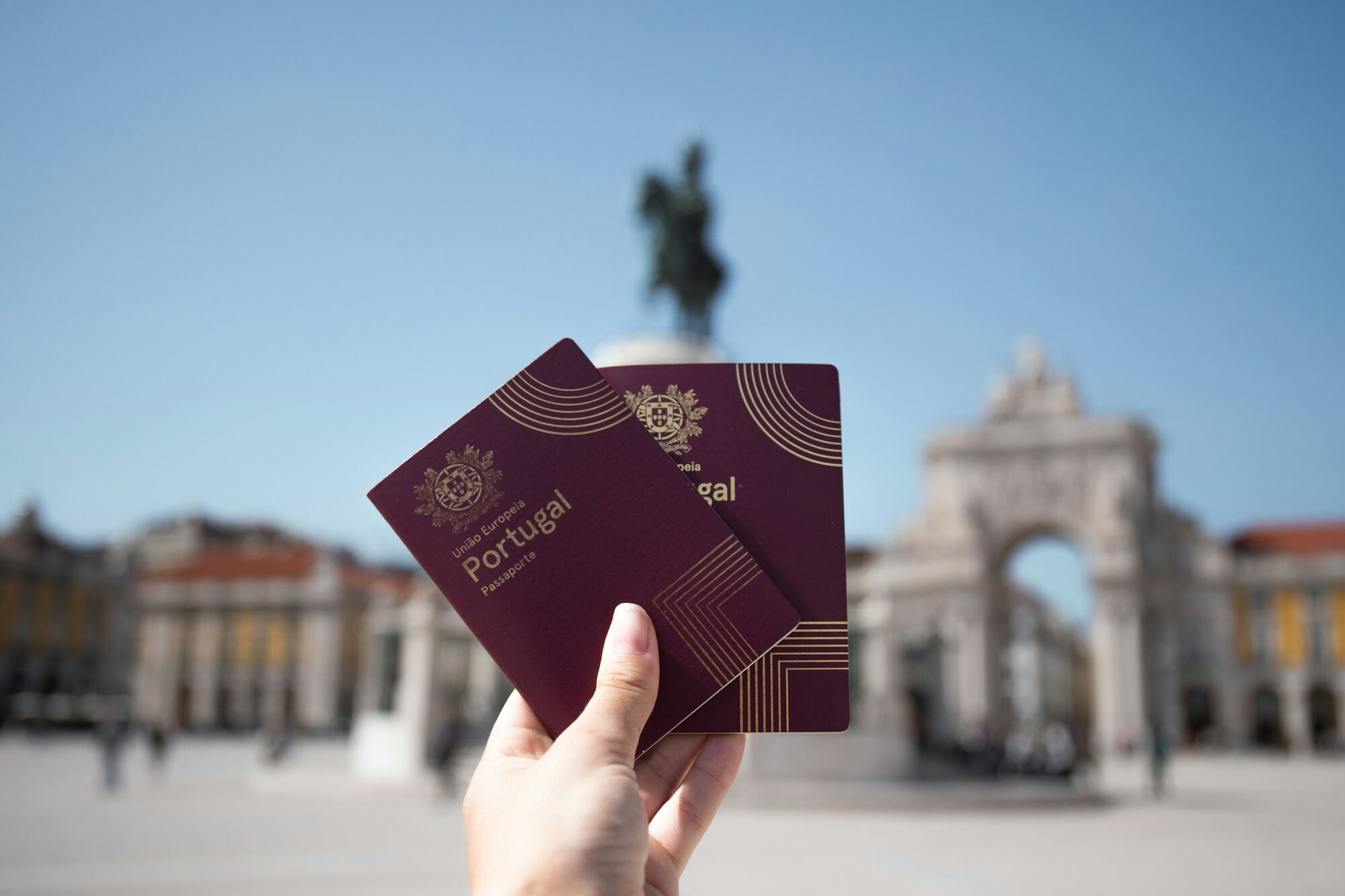 Two Portuguese passports held in Lisbon