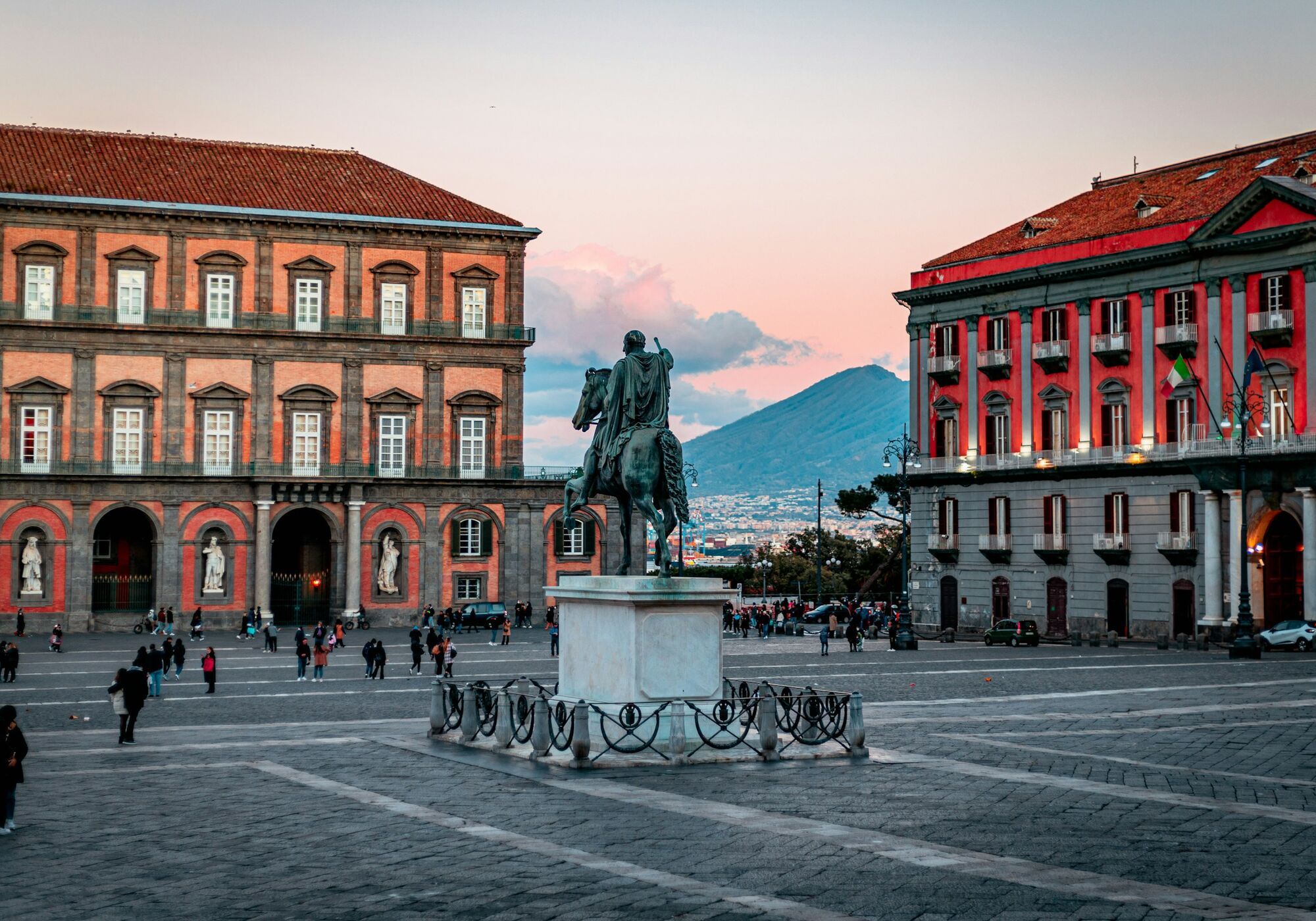 Piazza del Plebiscito in Naples