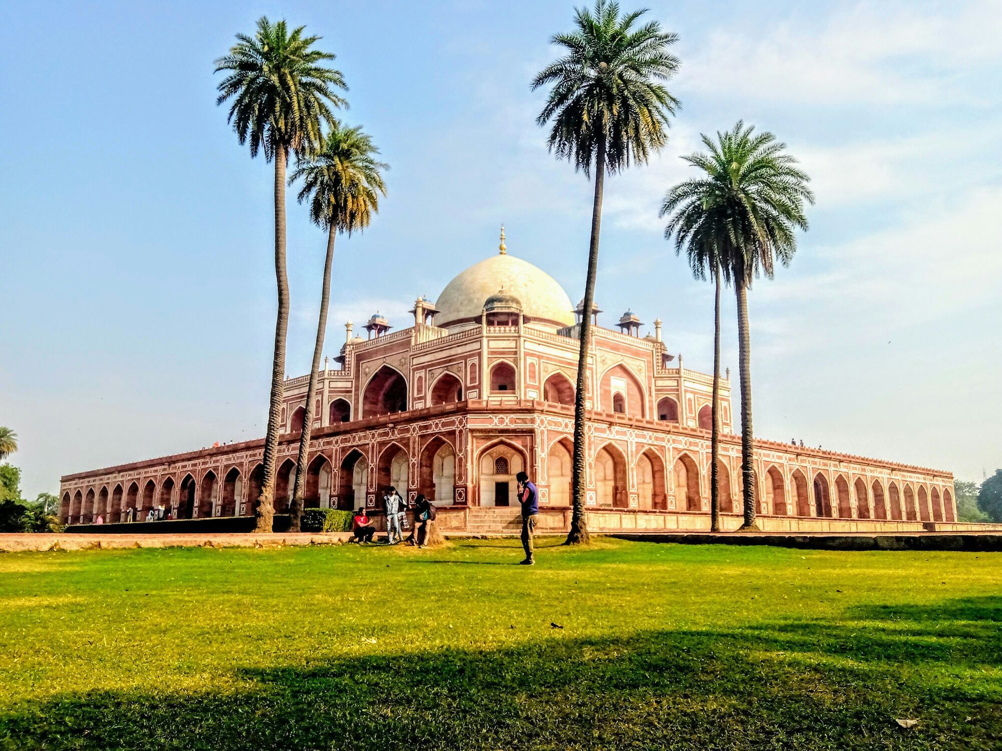 Humayun’s Tomb in Delhi surrounded by palm trees