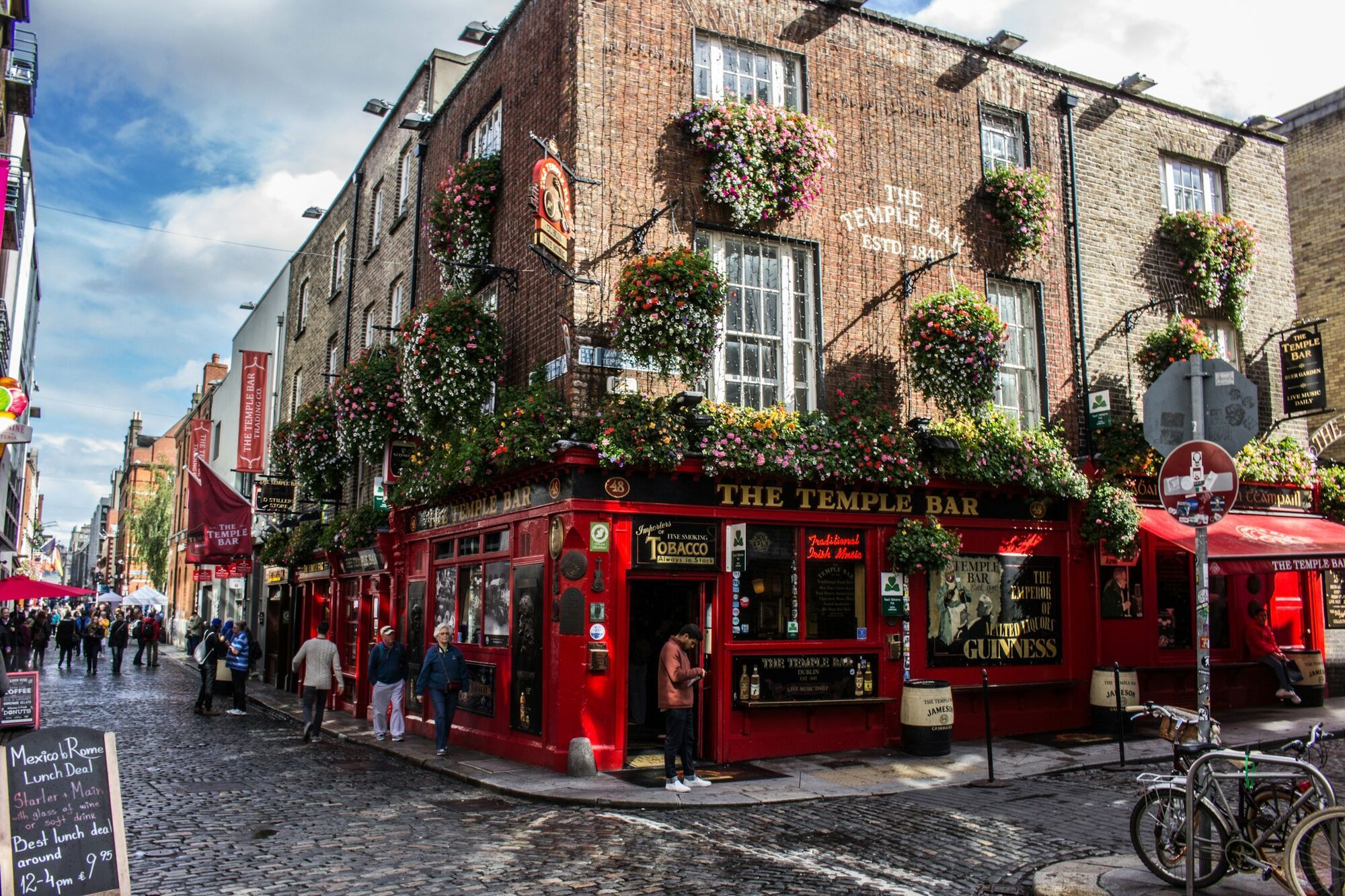 The Temple Bar pub in central Dublin