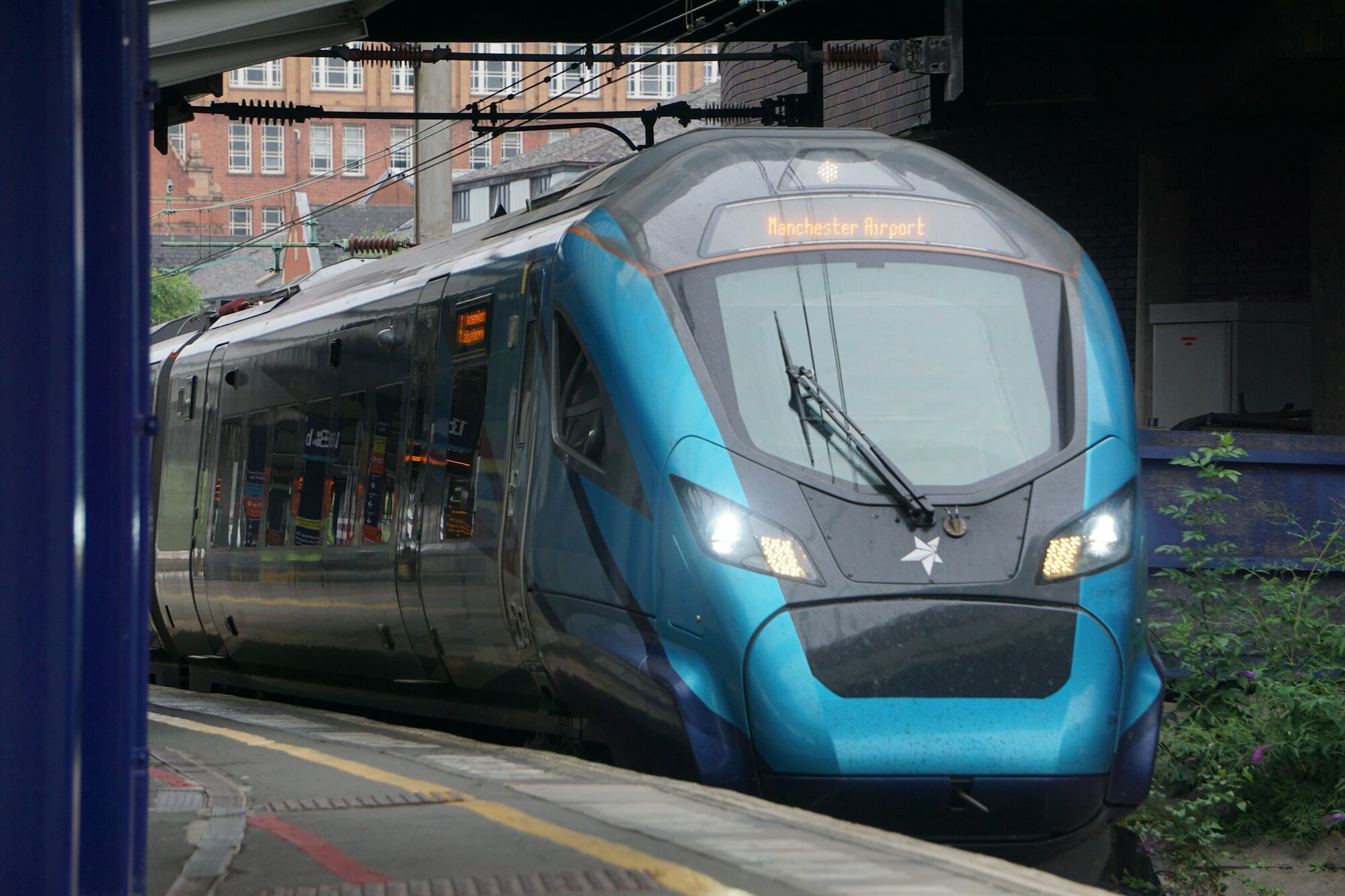 TransPennine Express train to Manchester Airport