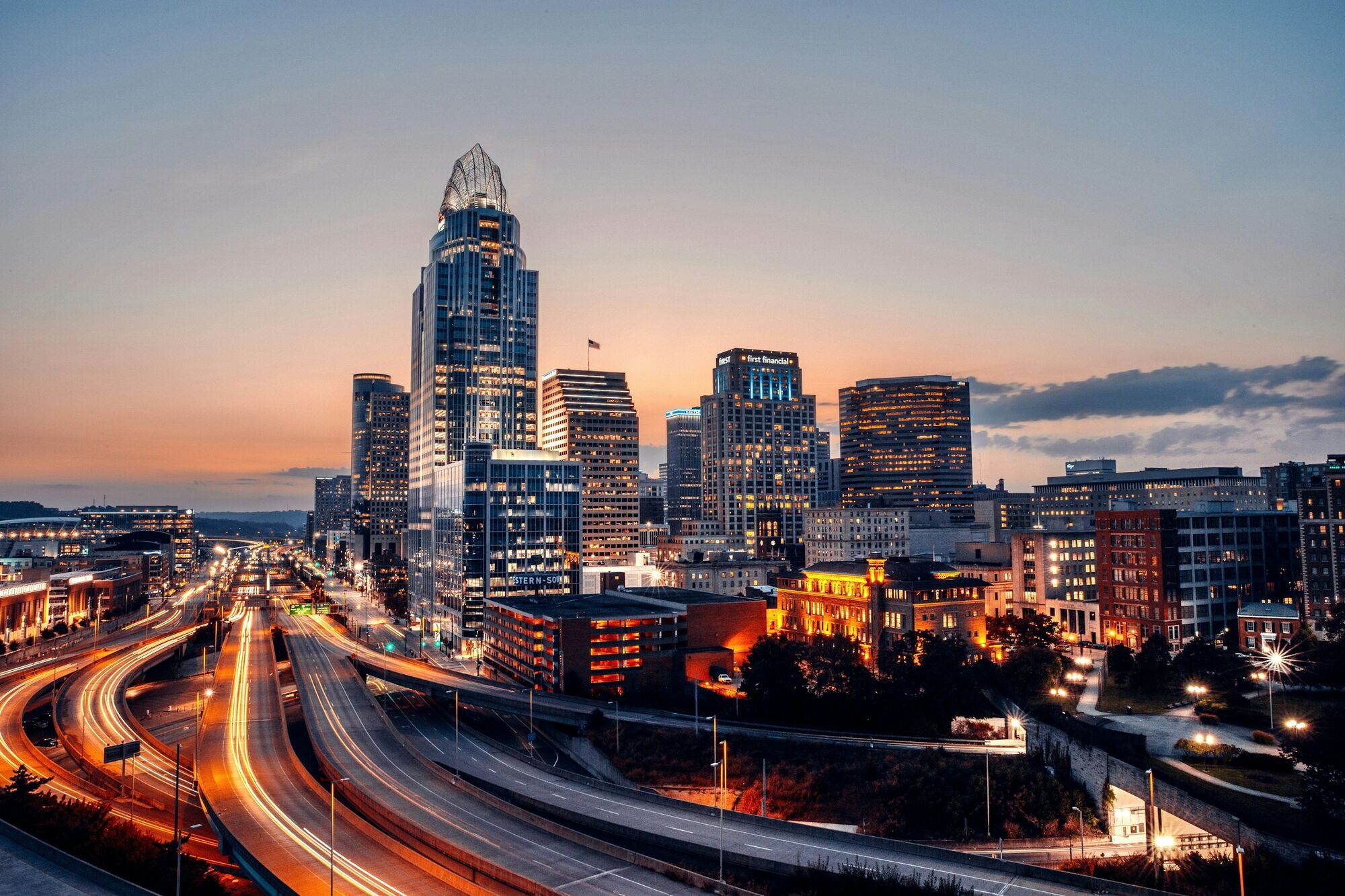 Downtown Cincinnati skyline at dusk