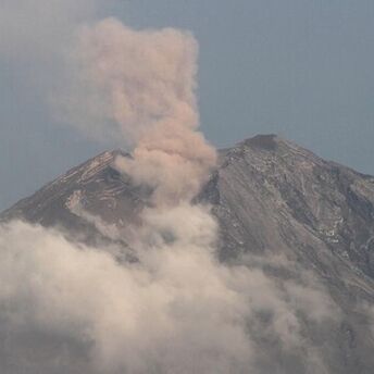 The eruption of the Semeru volcano