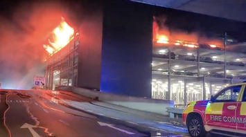 Luton Airport suspends flights as cars in parking lot catch fire: There are victims