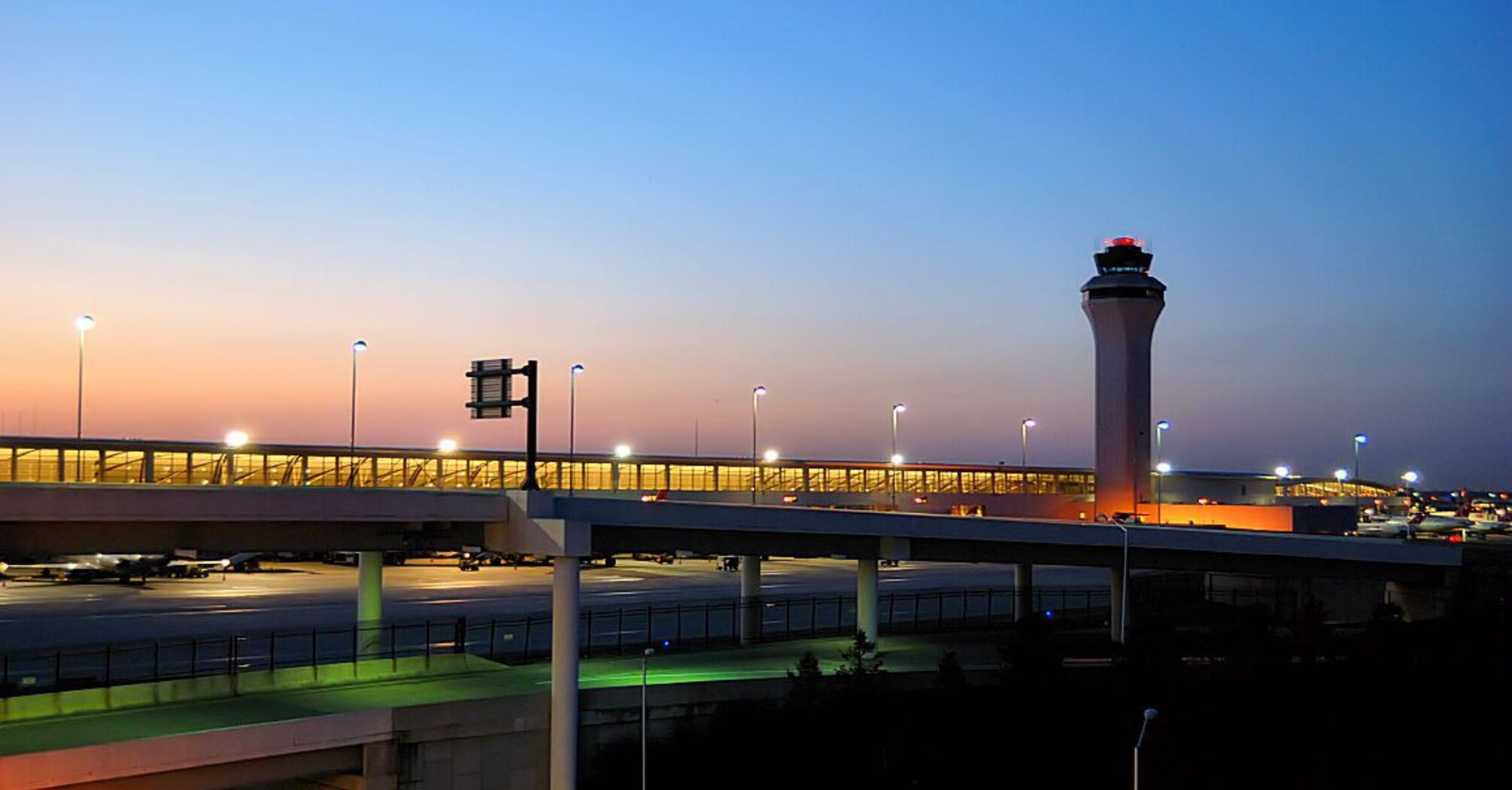 Top 10 "mega airports" in North America named