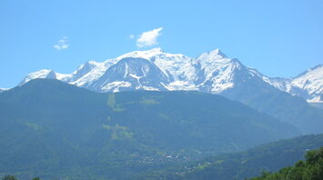 Top 7 winter hikes in Europe: enjoying the winter sun and mountain climbing