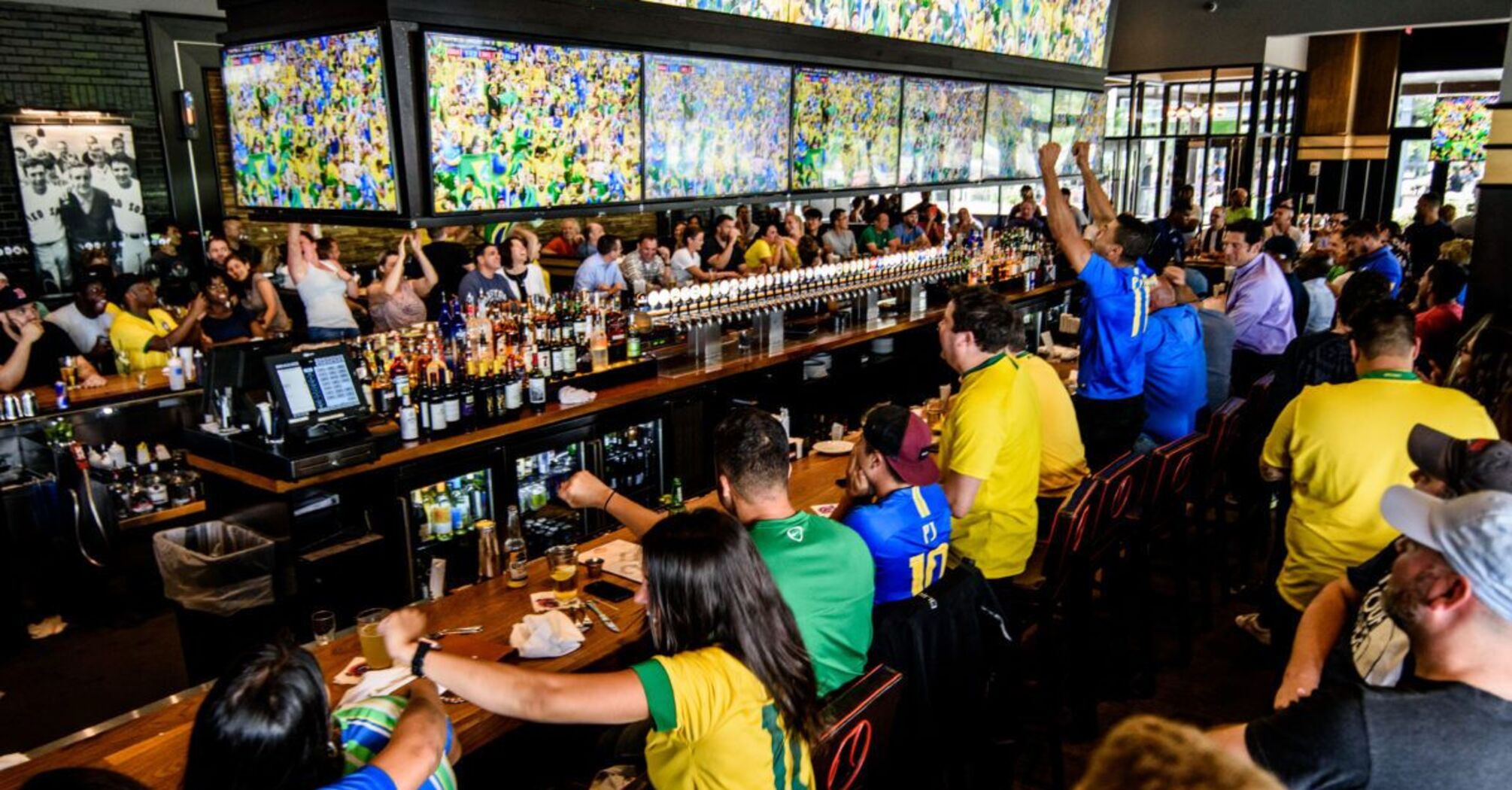 Sports bars in Boston, MA: 10 places to watch the games with drinks and company
