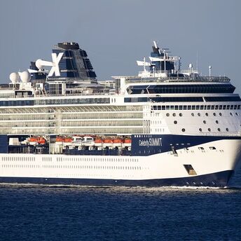 Cruise ships to bring 7.5 thousand foreign tourists to Vietnam by the end of November