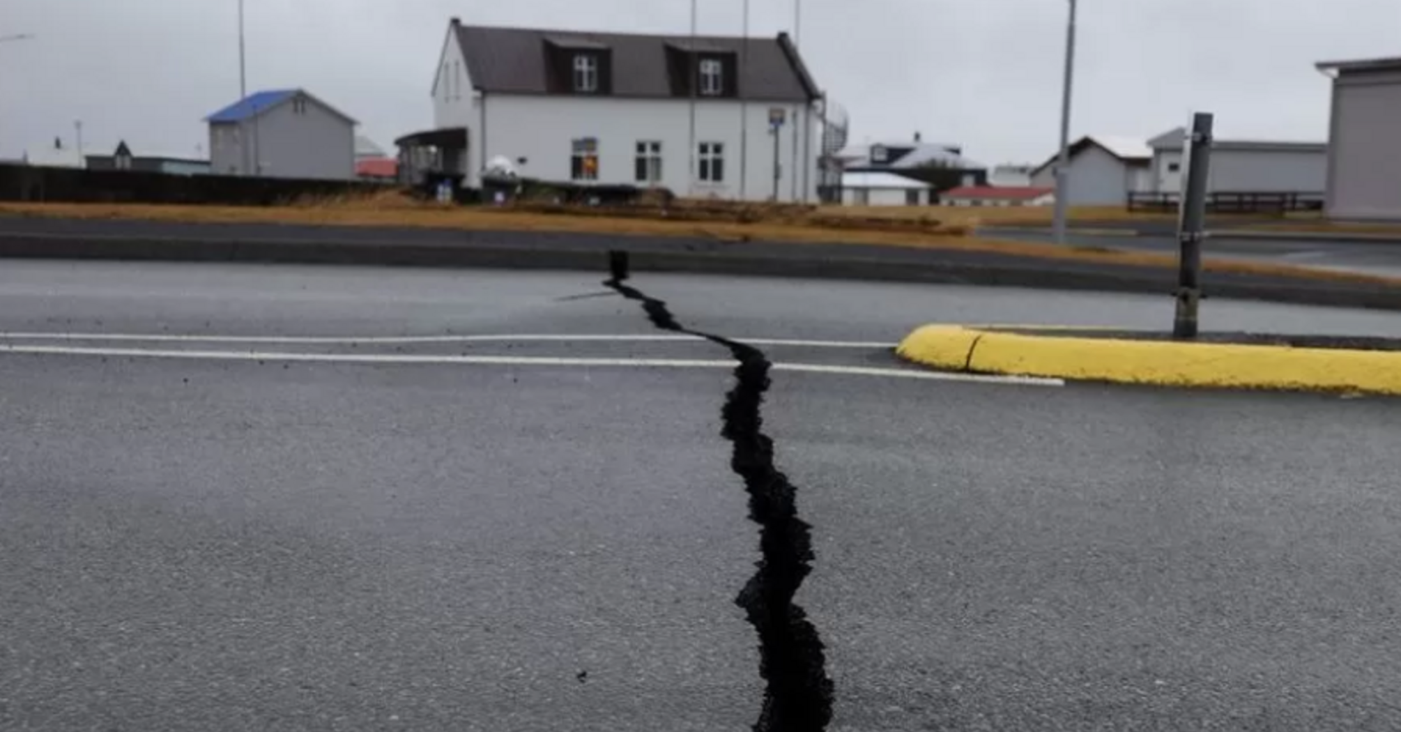 Consequences of the fault in Grindavik