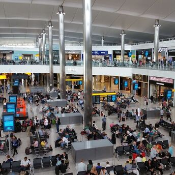 Sleeping at the airport: the best ways and places to relax at Heathrow are named