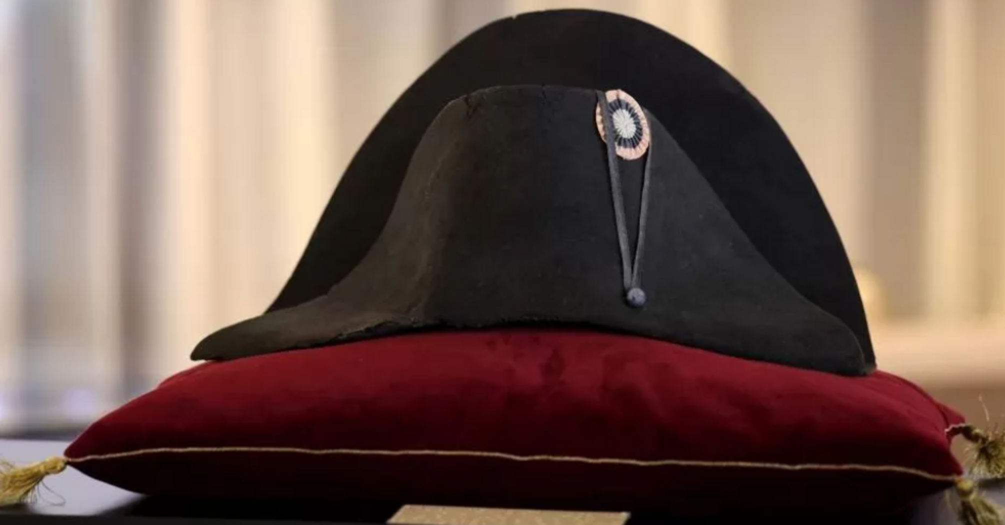 Napoleon's hat sold at auction in Paris