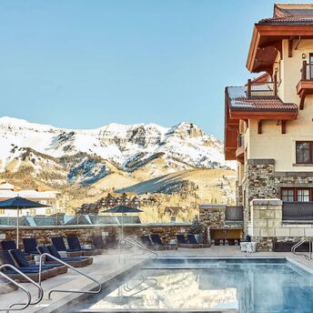 Top 10 Resorts in Colorado: with luxurious accommodations, spa retreats, plenty of entertainment, and stunning mountain views