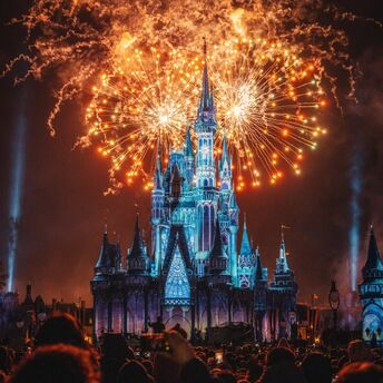 Celebrate Christmas with Disney: tips for travelers planning a winter trip to the amusement park