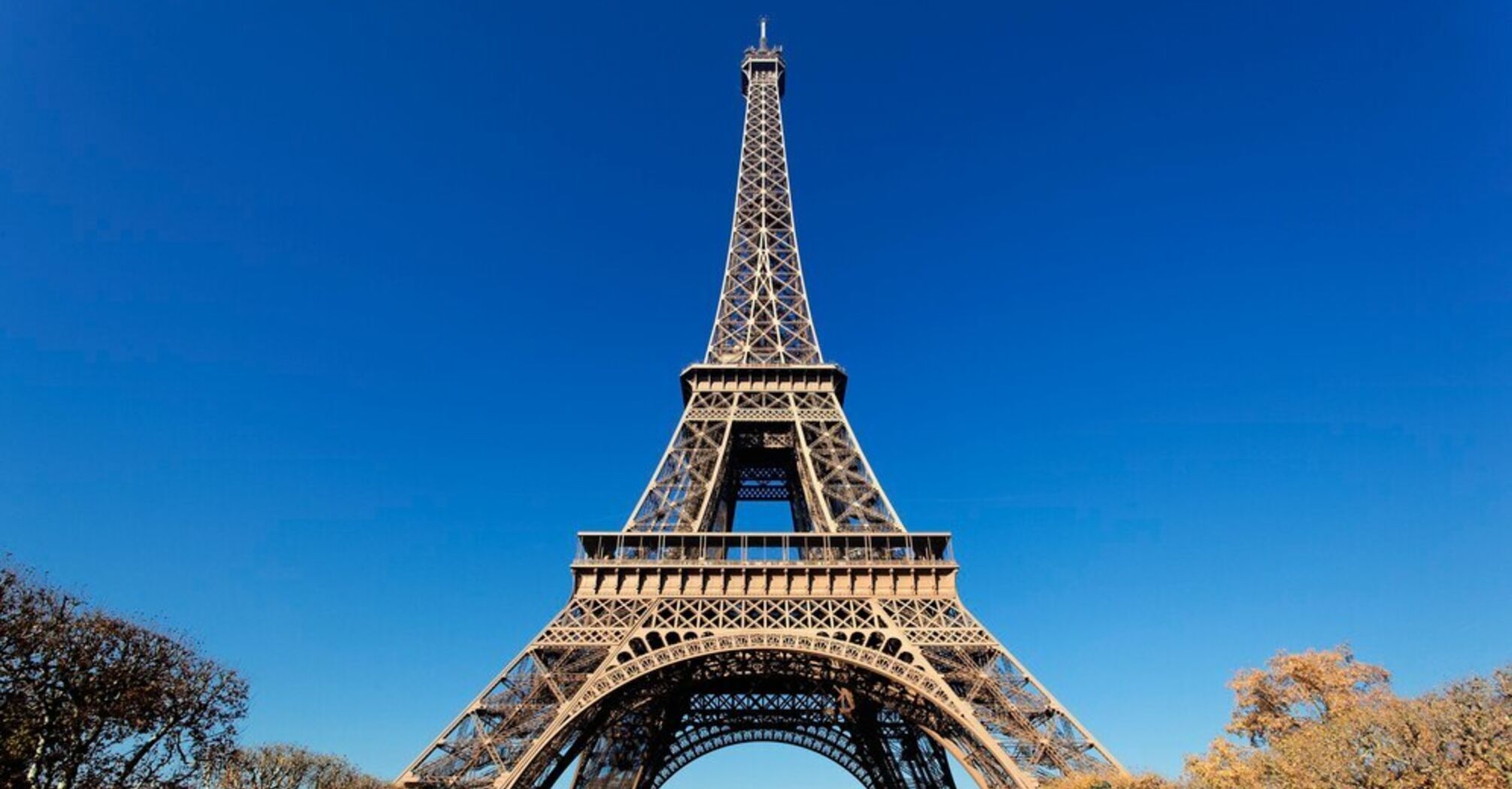 Why rich Americans are canceling trips to Paris