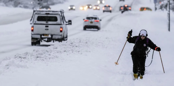Bulgaria paralyzed by snowy weather