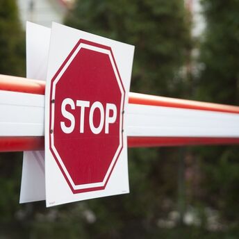 Finland has announced the closure of the eastern border