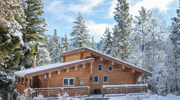 Top 5 Montana resorts that combine luxury vacations and wilderness adventure