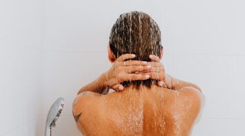 Why you shouldn't take a hot shower after a flight and why you shouldn't bathe before a trip: when and how to cleanse your skin