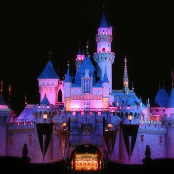 Christmas wonderland: Why you shouldn't go to Disneyland for the holidays
