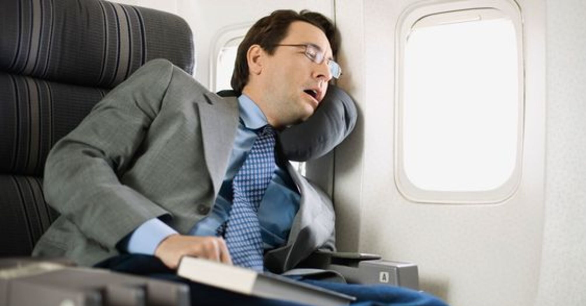 Why you shouldn't sleep during takeoff and landing: expert's answer