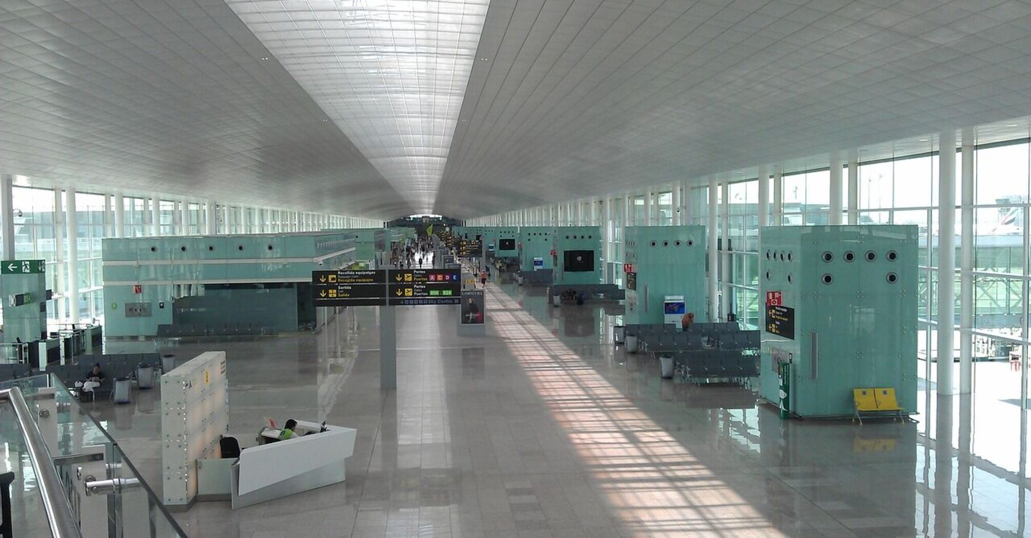 The fate of abandoned airports in Spain: why they are in neglected condition