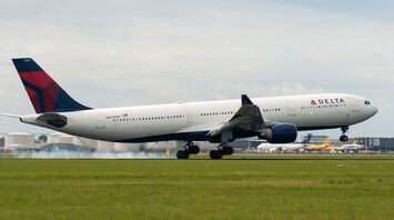 Delta passenger shows a little-known new feature that makes it easier to watch movies during a flight