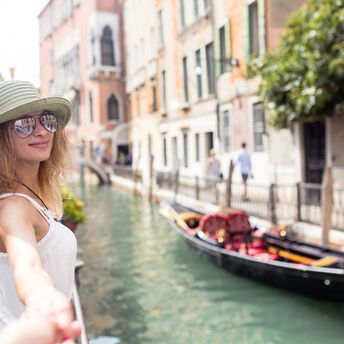Cheapest time to fly to Italy: tips for travel planning with good prices and weather