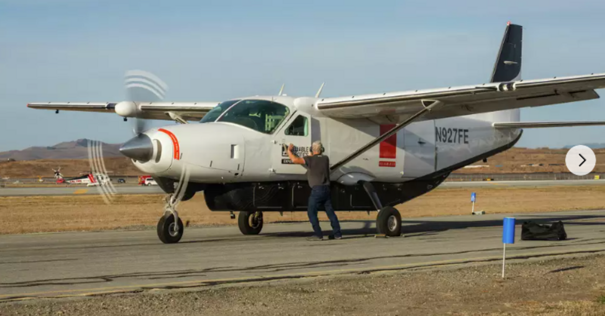 A cargo plane flew 80 kilometers without a pilot: how is it possible?