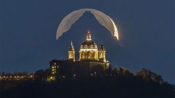 Attempts were not in vain: NASA called this photo of the Moon over Italy Astronomy Picture of the Day