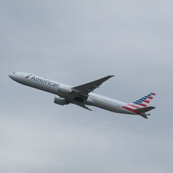 Lawsuit against American Airlines: Family accuses a flight attendant of placing a camera in the restroom