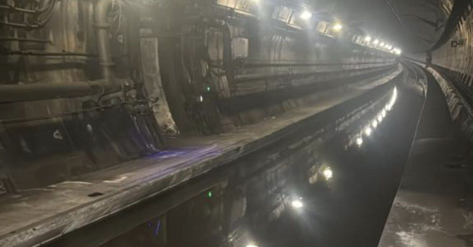 Thousands of train passengers stuck in London on New Year's Eve due to flooded tunnels