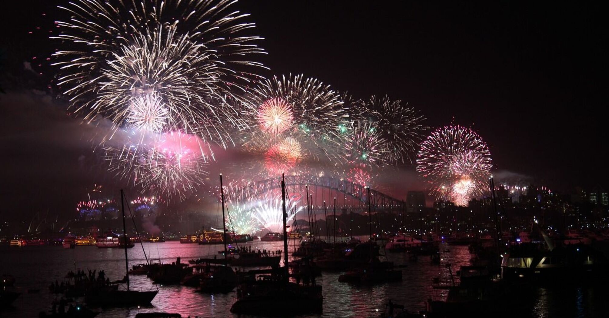 Sydney was named the "New Year's Capital of the World" for its amazing fireworks show. How it looked like