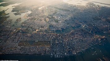 The world is in the palm of your hand: a photographer takes incredible pictures of New York from a bird's eye view