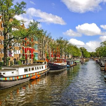 Art galleries in Amsterdam: top 12 famous locations to visit