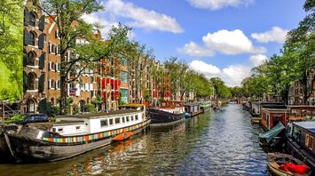 Art galleries in Amsterdam: top 12 famous locations to visit