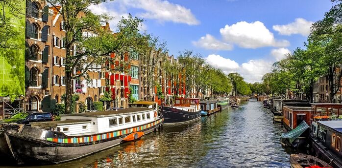 Art galleries in Amsterdam: top 12 famous locations to visit 